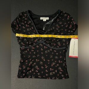 Aeropostale Black and Pink Floral Crop Top